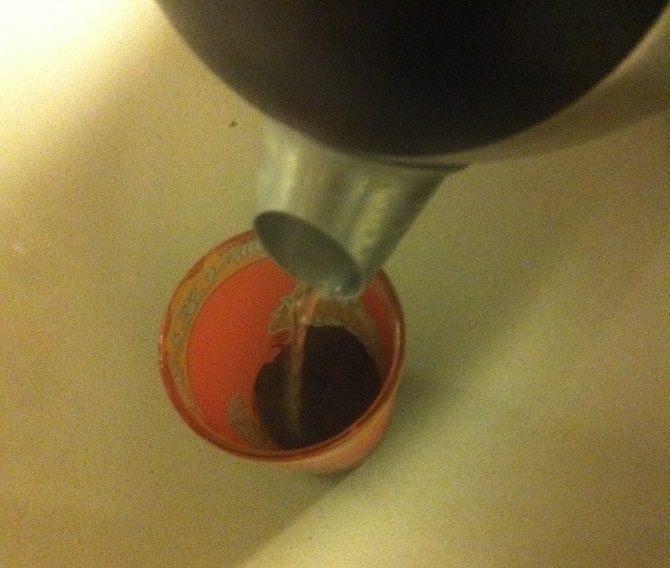 איך מכינים קפה שחור - שלב 3